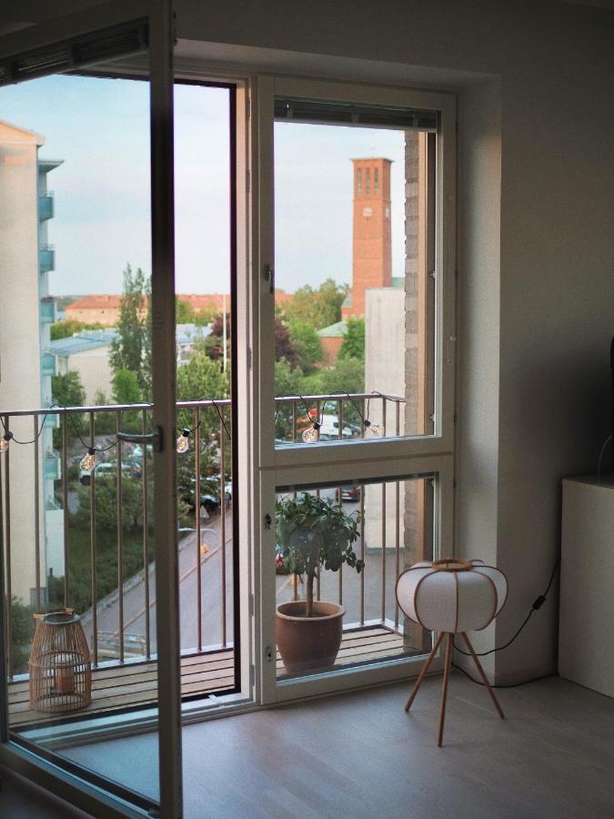 Candy-Colored Two-Room Condo With Sweet Views Helsínquia Exterior foto